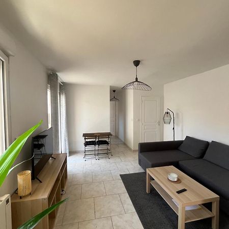 Charmant Bas De Villa Avec Terrasse A Proximite De La Plage Et Du Port Carqueiranne Exterior foto